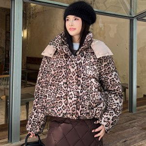 Damen Leo-Print Winterjacke – Modische, wattierte Steppjacke mit Stehkragen im trendigen Oversize-Look | StylesToHome